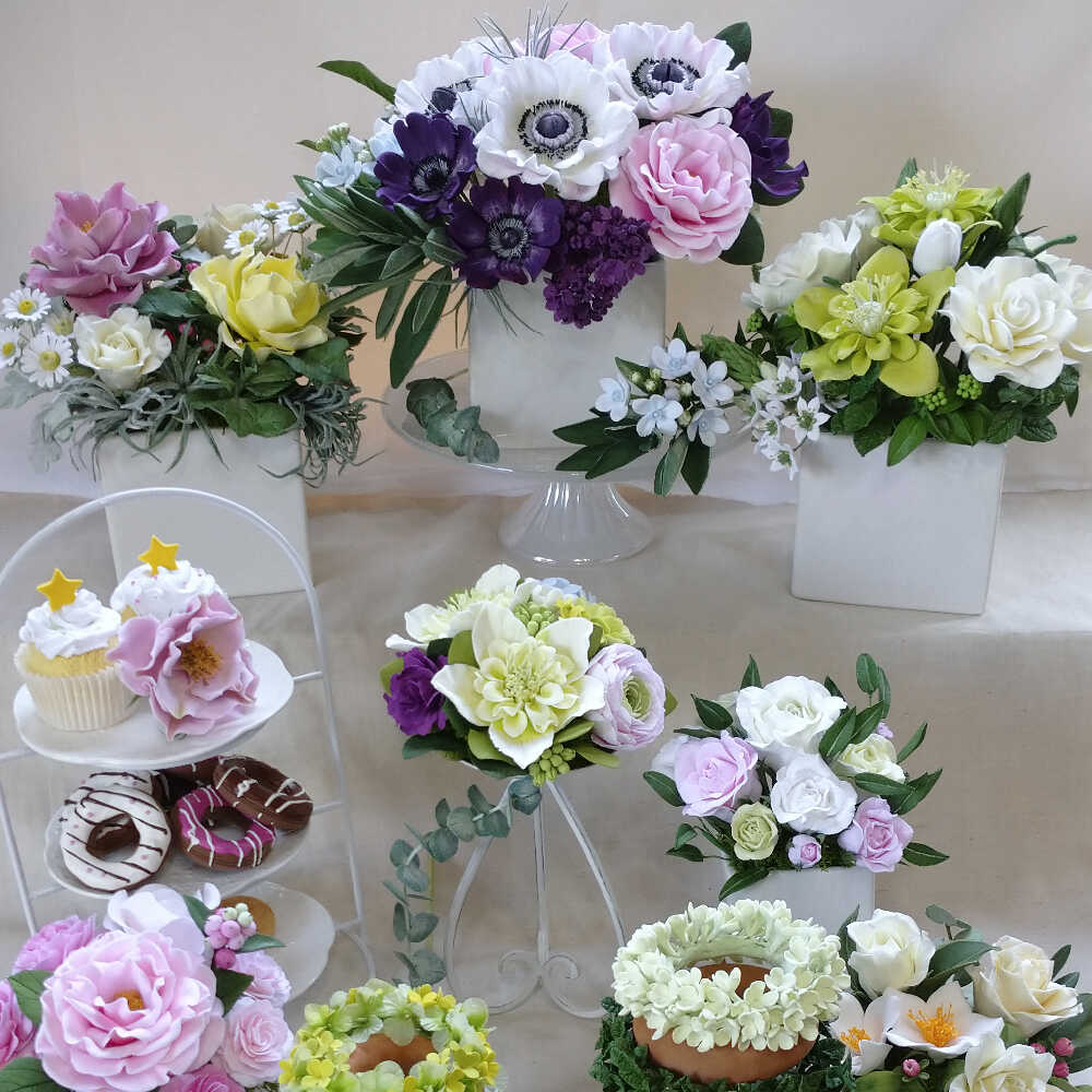 花でしあわせを積み上げる