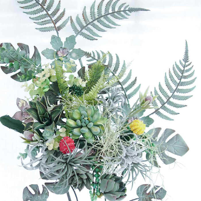 多肉植物とグリーンのアレンジ
